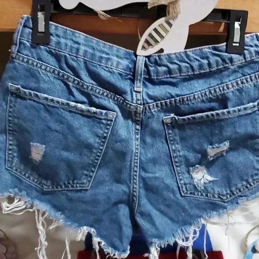 Forever 21 shorts - Picture 3 of 4